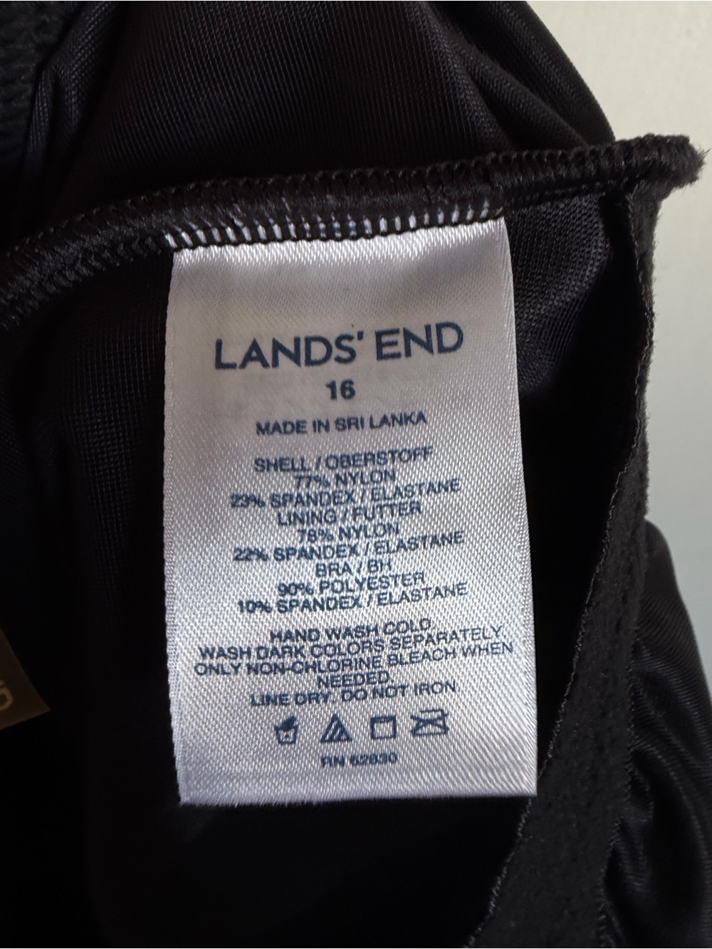 Lands’ End Black Classic Neutral Beach Padded One Piece Swimsuit size 16 EUC - Picture 5 of 6